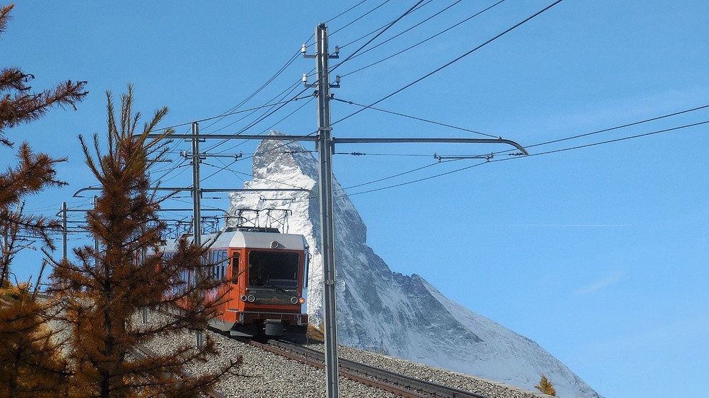 Gornergratbahn mit Matterhorn. | Bildquelle: BR/SWR/Alexander Schweitzer