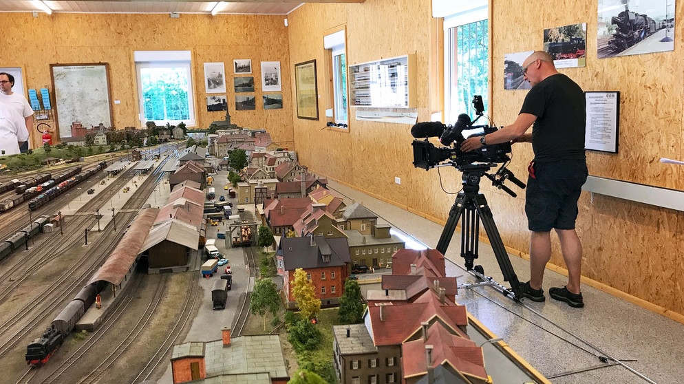 SWR-Kameramann Lorenz Pagés sucht nach der richtigen Perspektive: Motive gibt es in Aalen genug. | Bildquelle: BR/SWR