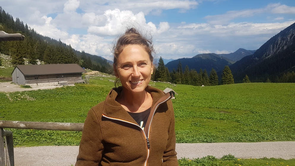 Martina hat sich für vier Monate für ein abgeschiedenes Leben auf der Alm entschieden. | Bildquelle: BR