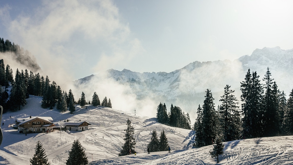 Skifahren in den bayerischen Alpen. | Bildquelle: BR/Fabian Stoffers