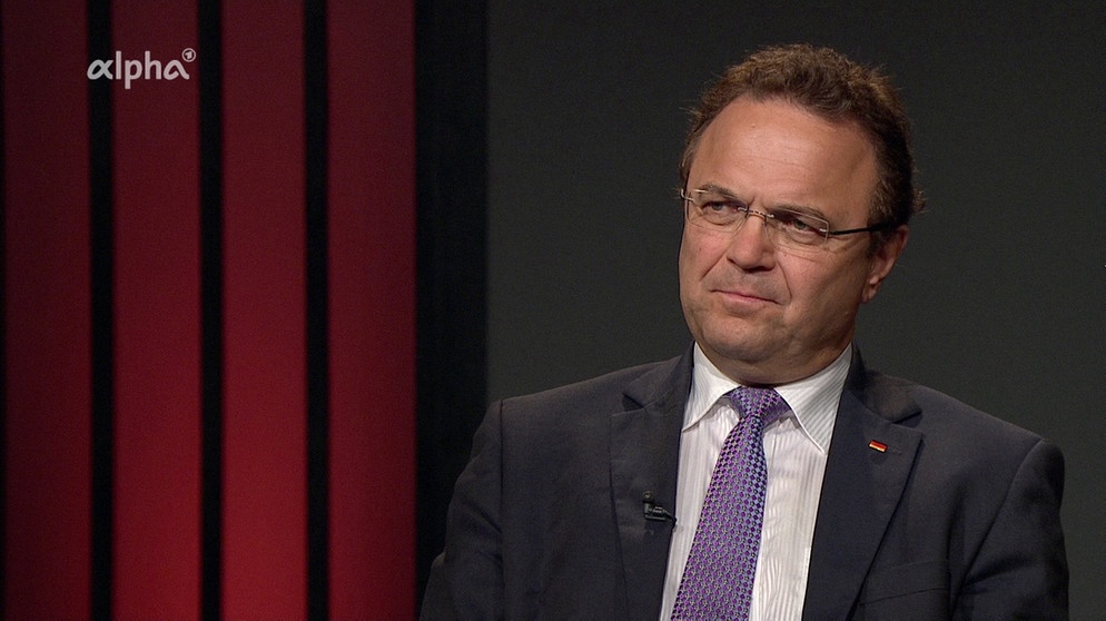 Hans-Peter Friedrich (MdB, Bundesminister a.D., stellvertretender Vorsitzender der CDU/CSU-Fraktion im Deutschen Bundestag). | Bildquelle: Honorarfrei lediglich für Ankündigungen und Veröffentlichungen im Zusammenhang mit obiger BR-Sendung bei Nennung: "Bild: BR". Nutzung im Social Media-Bereich, sowie inhaltlich andere Verwendungen nur nach vorheriger schriftlicher Vereinbarung mit dem BR-Bildarchiv, Tel. 089 / 5900 10580, Fax 089 / 5900 10585, Mail Pressestelle.foto@br.de