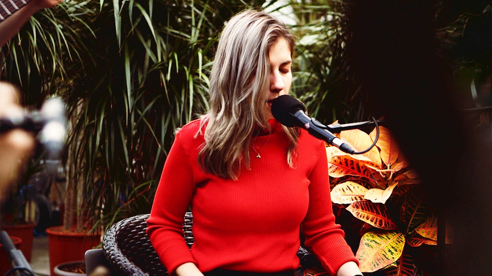 Die österreichische Elektro-Pop-Band Leyya mit Sängerin Sophie Lindinger. | Bildquelle: BR/Michael Maylandt/Ralph Zipperlen