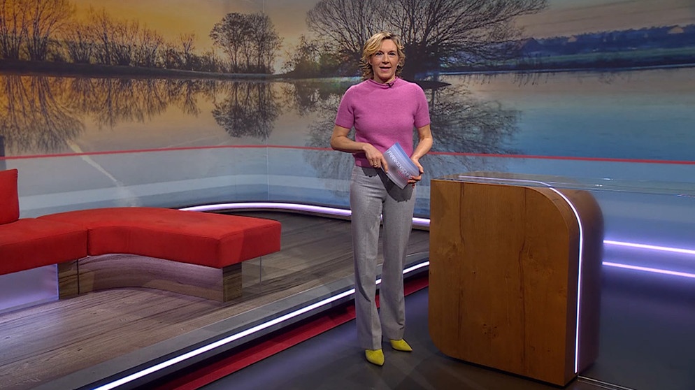 Moderatorin Julia Büchler in der Frankenschau aktuell vom 8. Januar | Bildquelle: BR
