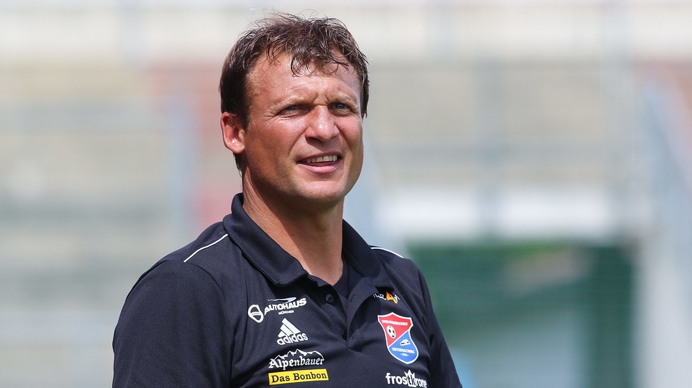 Unterhaching-Trainer Claus Schromm | Bildquelle: picture-alliance/dpa