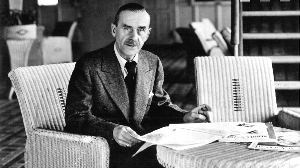 Der deutsche Schriftsteller und Literatur-Nobelpreisträger (1929) Thomas Mann, aufgenommen in den USA 1947. | Bildquelle: picture-alliance / dpa | dpa