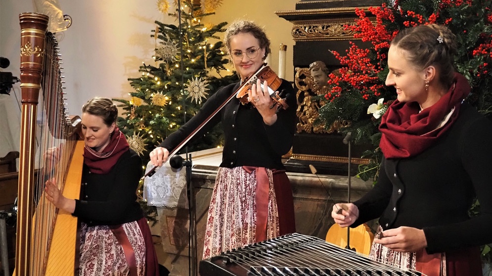Adventsingen 2023: Die Früahmusi beim Adventsingen in der Wallfahrtskirche auf dem Hohen Peißenberg | Bildquelle: BR