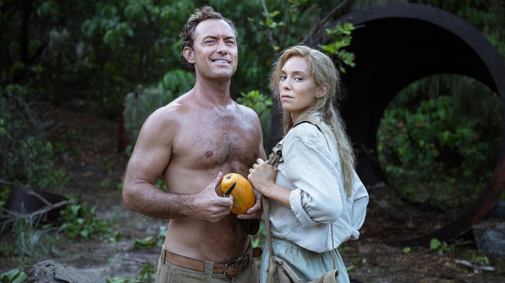 Filmszene aus "Eden", Regie Ron Howard, mit Jude Law und Daniel Brühl in den Hauptrollen | Bildquelle: Leonine