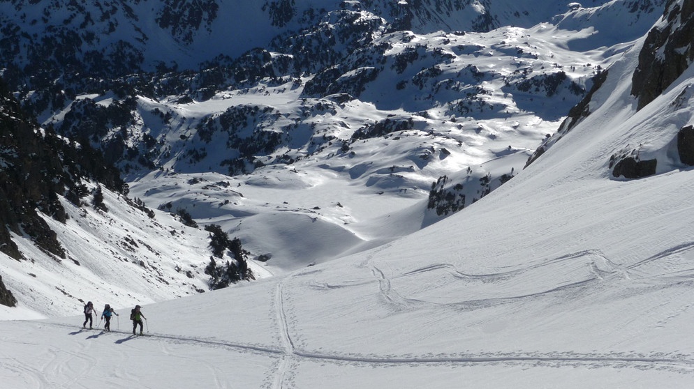 Skitourenwoche in den Pyrenäen | Bildquelle: Georg Bayerle