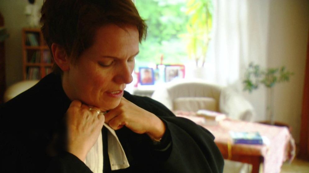 Priesterin | Bildquelle: Bayerischer Rundfunk