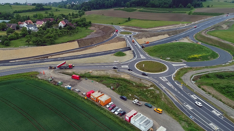 Fachkraft für Straßen- und Verkehrstechnik  | Bildquelle: BR