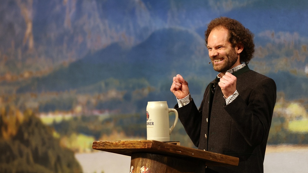 Maximilian Schafroth hält die Fastenrede beim Nockherberg 2024. | Bildquelle: BR/Stefan Matzke