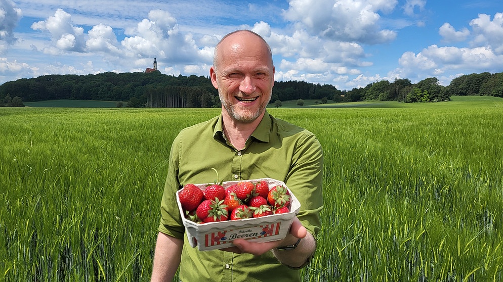 Florian Hartmann, Moderator der Magazinsendung "Zwischen Spessart und Karwendel" im BR Fernsehen | Bildquelle: BR/Raimund Lesk