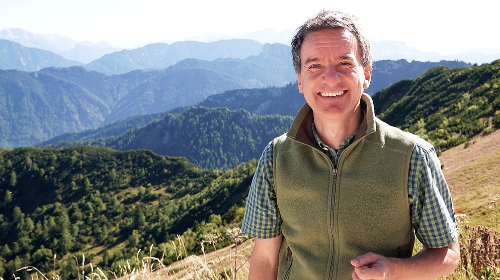 Florian Schrei, Moderator der Magazinsendung "Zwischen Spessart und Karwendel" im BR Fernsehen | Bildquelle: BR / Raimund Lesk