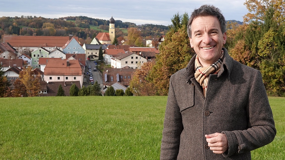 Florian Schrei, Moderator der Magazinsendung "Zwischen Spessart und Karwendel" im BR Fernsehen | Bildquelle: BR 