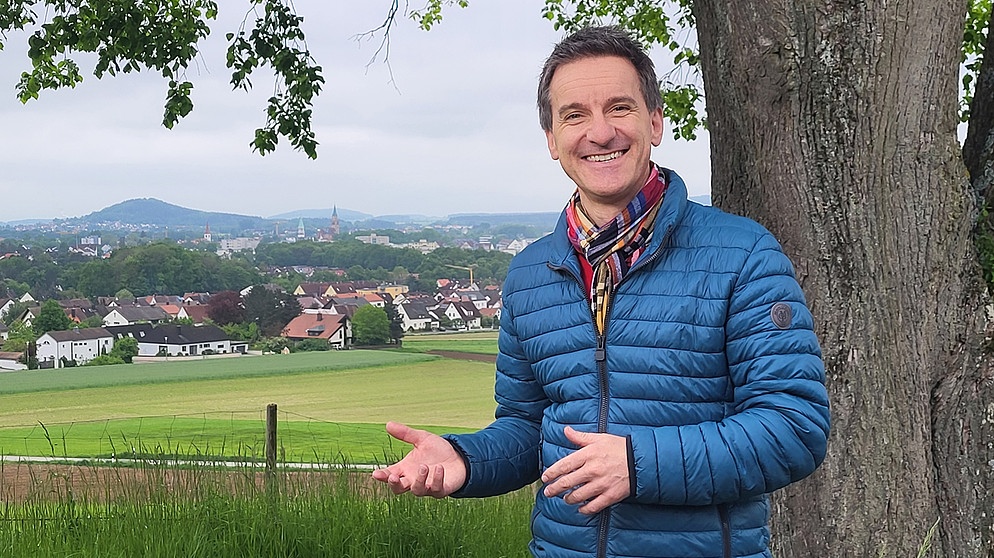 Florian Schrei, Moderator der Magazinsendung "Zwischen Spessart und Karwendel" im BR Fernsehen | Bildquelle: BR/Kathrin Lindauer