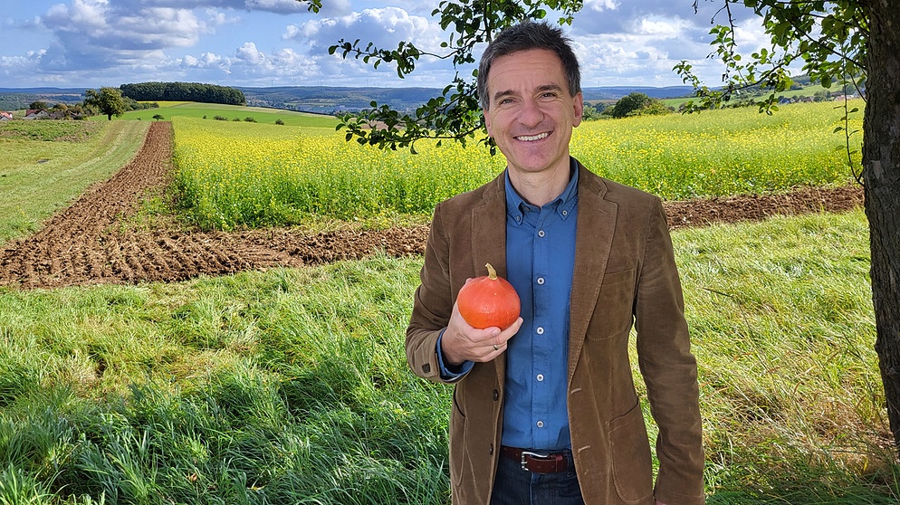 Florian Schrei, Moderator der Magazinsendung "Zwischen Spessart und Karwendel" im BR Fernsehen | Bildquelle: BR / Raimund Lesk