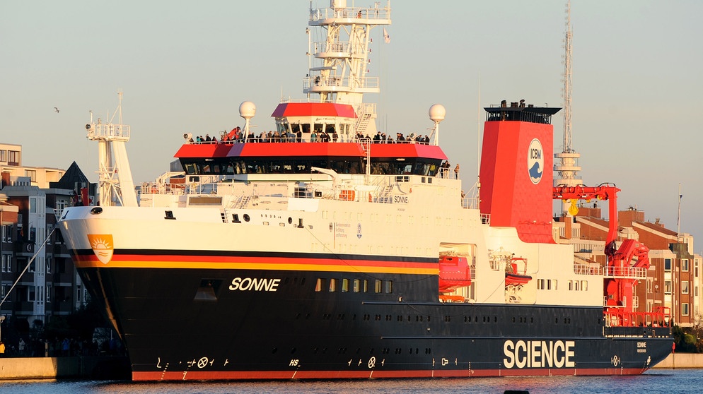 Tiefseeforschungsschiff "Sonne" | Bildquelle: picture alliance / dpa / Ingo Wagner