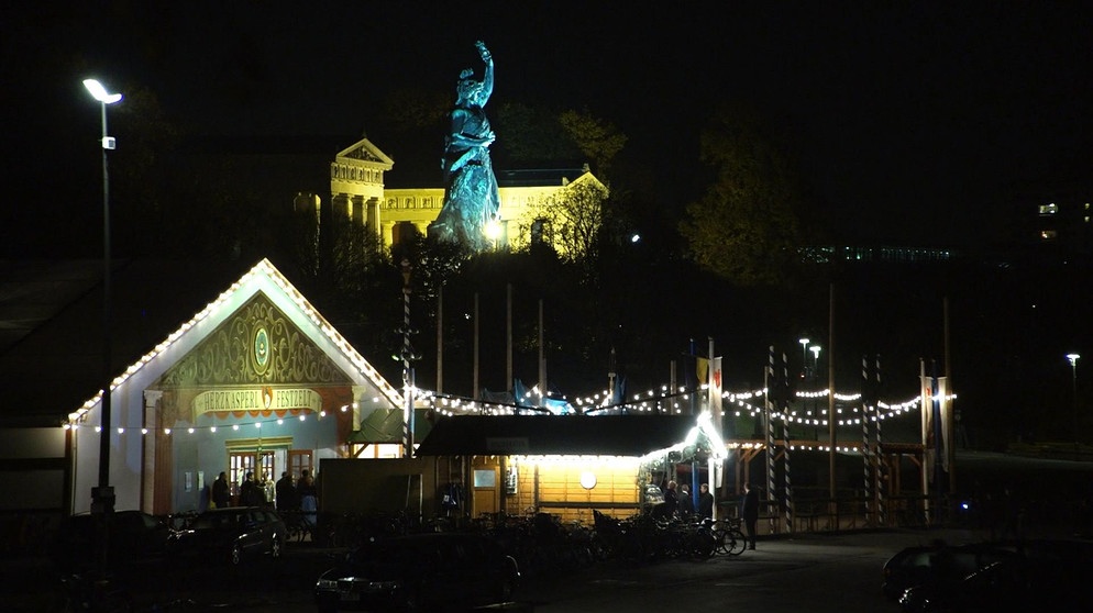 Das Oktoberfest bei Nacht | Bildquelle: BR 