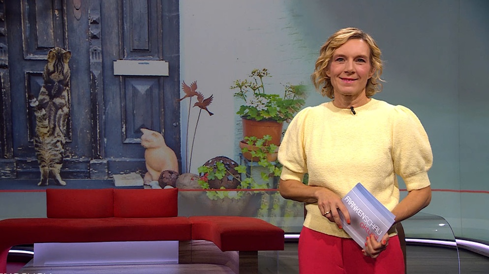 Moderatorin Julia Büchler in der Frankenschau aktuell vom 17. September | Bildquelle: Bayerischer Rundfunk 2024