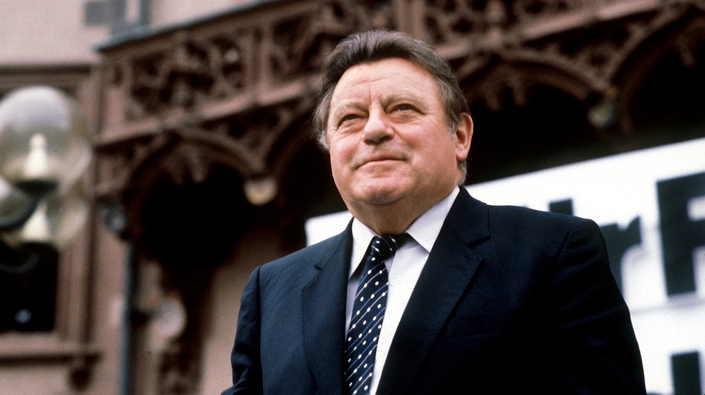 Der CSU-Vorsitzende, Ministerpräsident von Bayern und CDU-Kanzlerkandidat Franz Josef Strauß bei einer Bundeswahlkampfveranstaltung der CDU am Römer in Frankfurt am Main am 22.8.1980 | Bildquelle: picture-alliance/dpa
