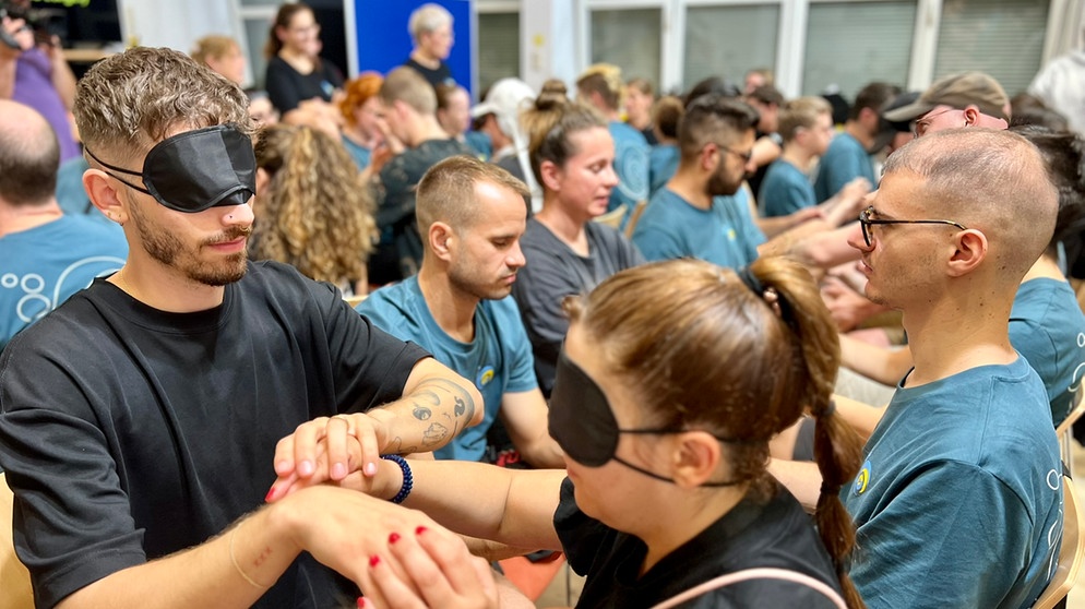 Gemeinsam stärker: Deutschlands 1. Europäisches Taubblinden-Jugendcamp | Bildquelle: BR