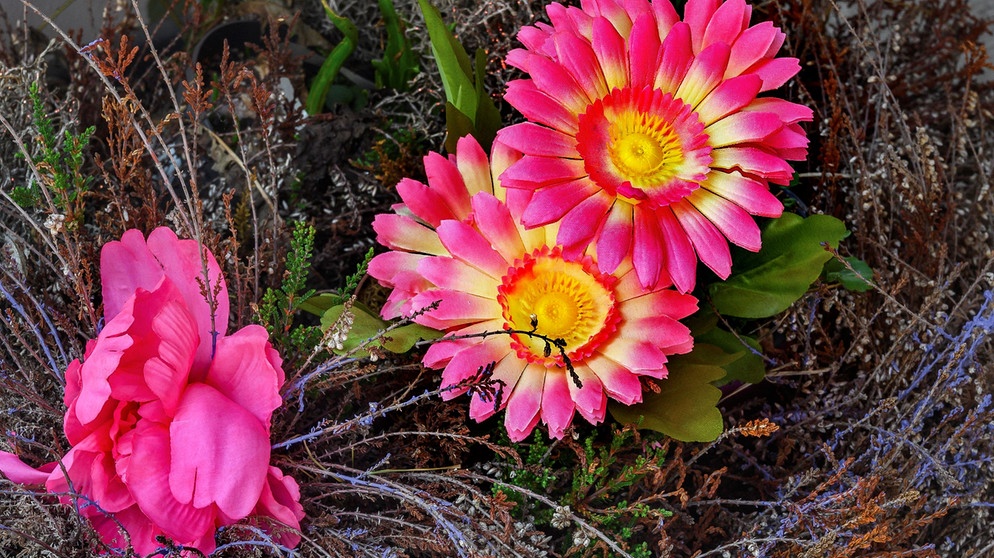 Künstliche Blüten | Bildquelle: Picture alliance/dpa