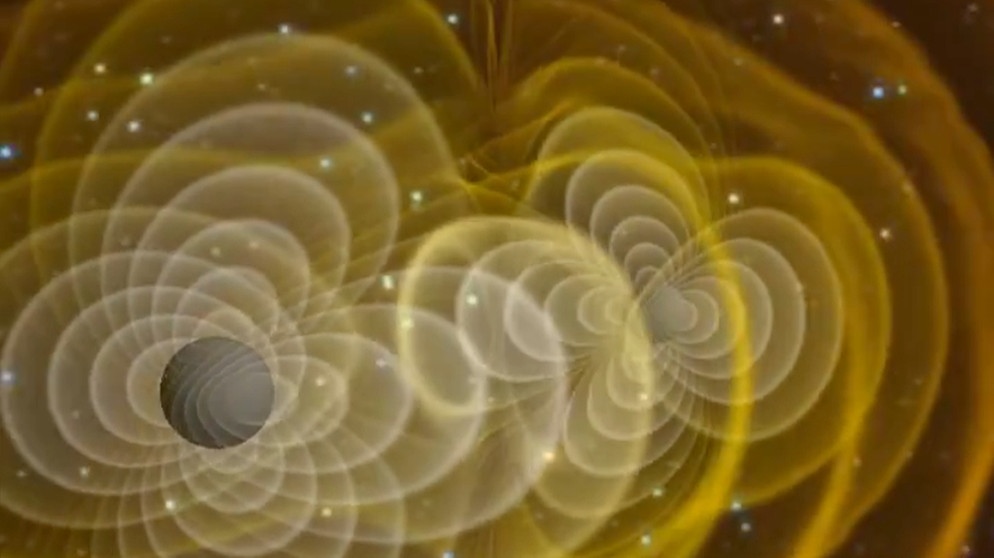 Illustration der Entstehung von Gravitationswellen. Gravitationswellen entstehen bei der Verschmelzung massereicher Schwarzer Löcher im Weltall. Albert Einstein sagte die Existenz von Gravitationswellen voraus, erstmals gemessen wurden die sehr feinen Wellen aber erst 2015 | Bildquelle: NASA