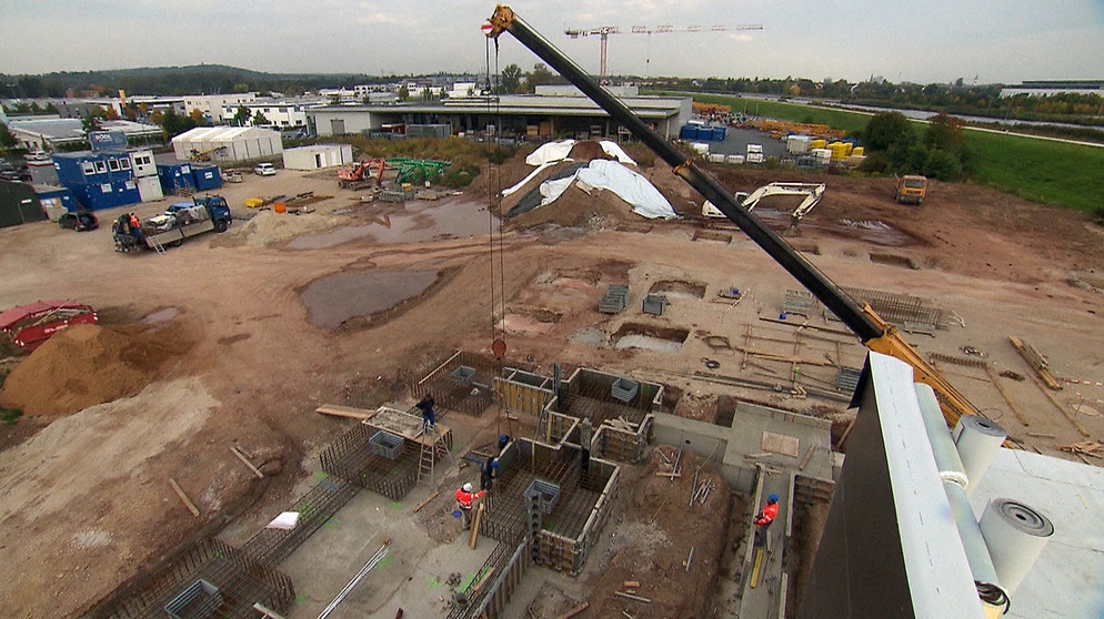 Hochbaufacharbeiter/-in mit Schwerpunkt Beton- und Stahlbetonbauarbeiten | Bildquelle: BR