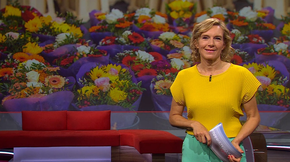 Julia Büchler moderiert die Frankenschau aktuell. | Bildquelle: BR