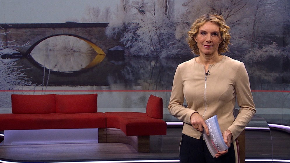 Julia Büchler im Studio der Frankenschau aktuell | Bildquelle: BR Fernsehen