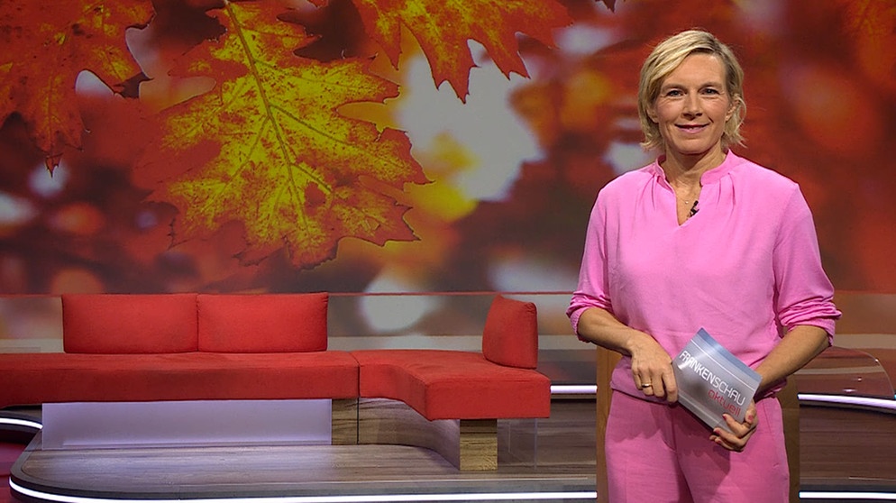 Julia Büchler moderiert die Frankenschau aktuell. | Bildquelle: BR