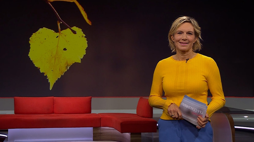 Julia Büchler moderiert die Frankenschau aktuell. | Bildquelle: BR