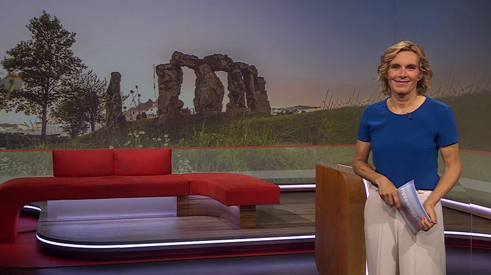 Julia Büchler moderiert die Frankenschau aktuell. | Bildquelle: BR