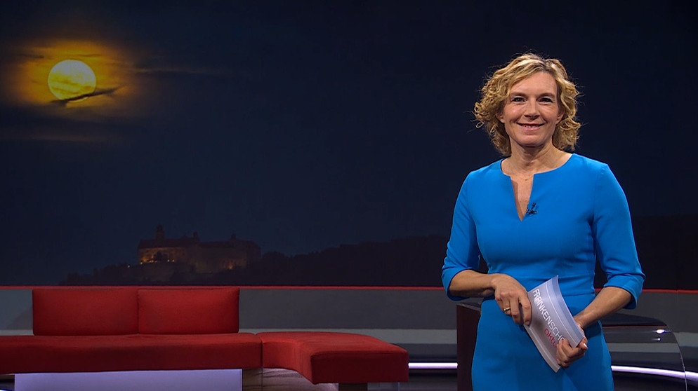 Julia Büchler moderiert die Frankenschau aktuell am 18.Oktober. | Bildquelle: BR