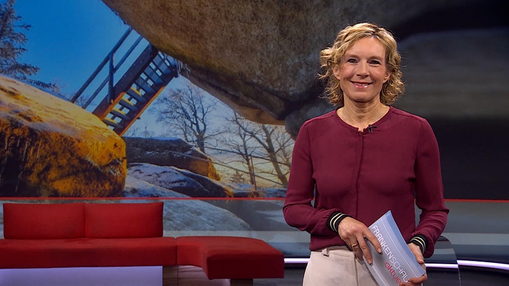 Julia Büchler moderiert die Frankenschau aktuell. | Bildquelle: BR