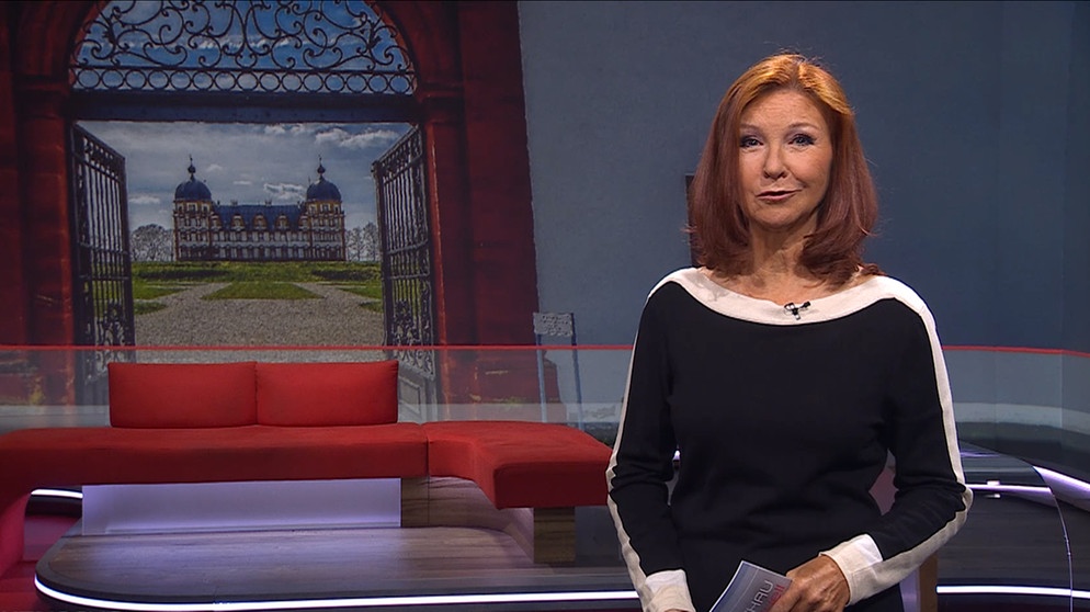 Moderatorin Karin Schubert moderiert die Sendung. | Bildquelle: BR