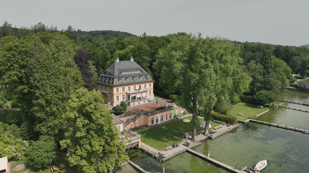 Bild der altmodischen Villa K, am Ufer des Starnberger Sees | Bildquelle: BR