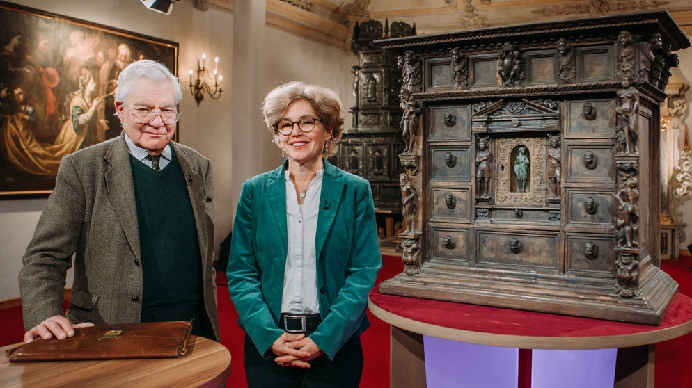 Stammt dieser Schubladenschrank aus dem 16. Jahrhundert? | Bildquelle: BR/Vera Johannsen