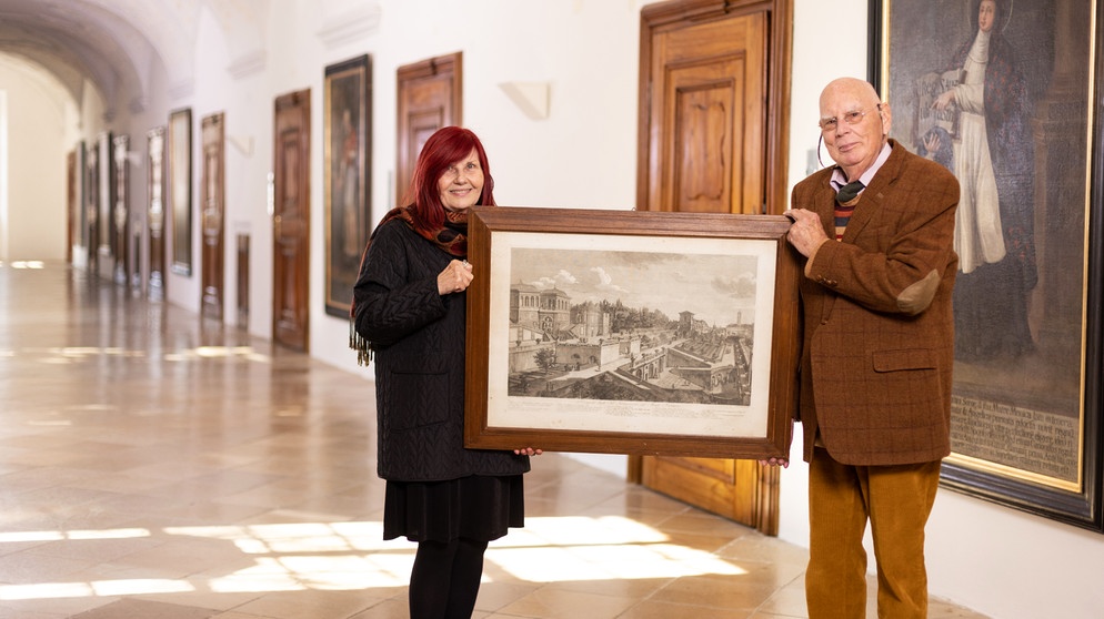 Die Besitzer fragen sich: Sollte ihre Grafik eines barocken Schlossgartens restauriert werden? Jahrelang wurde das Bild vernachlässigt. Dabei verbindet die Besitzerin mit dem Blatt schöne Erinnerungen an Rom ... Aber lohnt sich die Investition? | Bildquelle: BR/Markus Konvalin