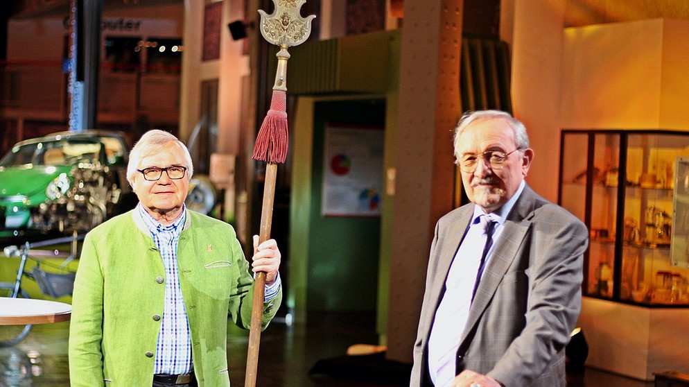 Die "Kunst + Krempel"-Experten für Militaria, Uniformen, Orden und historische Waffen: Jan Kube und Dr. Johannes Willers im Nürnberger "Museum Industriekultur" | Bildquelle: BR
