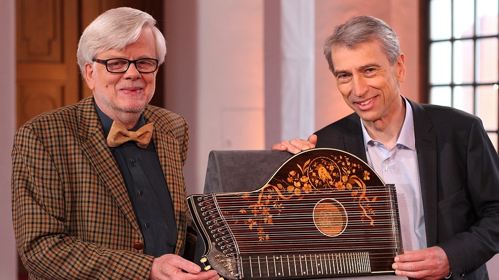 Die "Kunst + Krempel"-Experten für Musikinstrumente: Dr. Martin Kares, Prof. Dr. Josef Focht | Bildquelle: BR