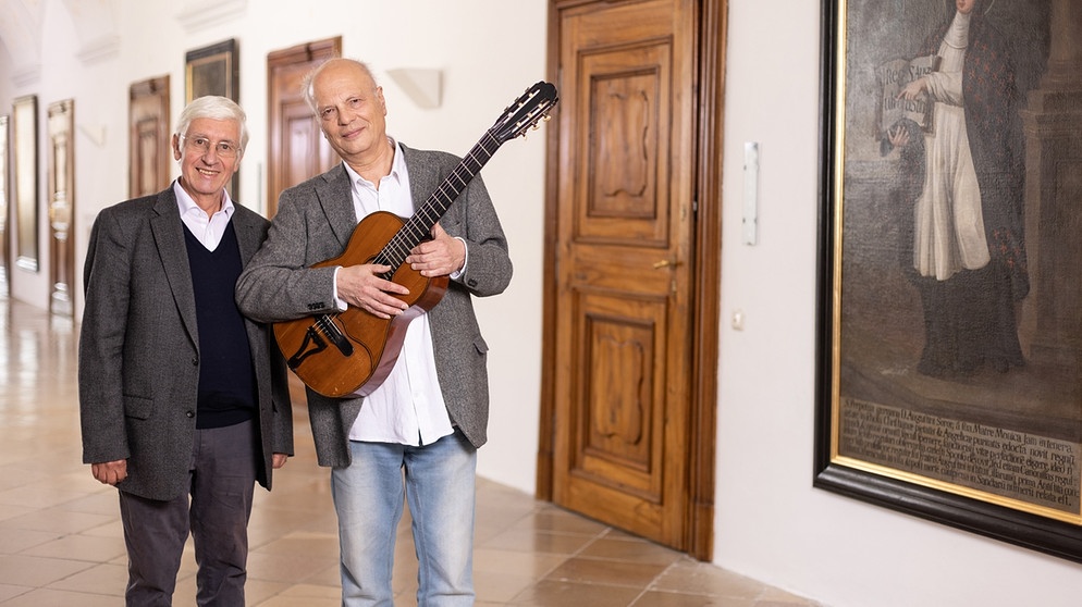Die Gitarre mit doppelter Decke nach der Idee des Gitarrenvirtuosen Heinrich Albert könnte ein echtes Schätzchen sein. Doch ist der Zettel mit dem Namen "Felix Seboldt", Gitarrenbauer in München, auch wirklich echt?
Geschätzter Wert: 2.000 bis 2.500 Euro | Bildquelle: BR/Markus Konvalin