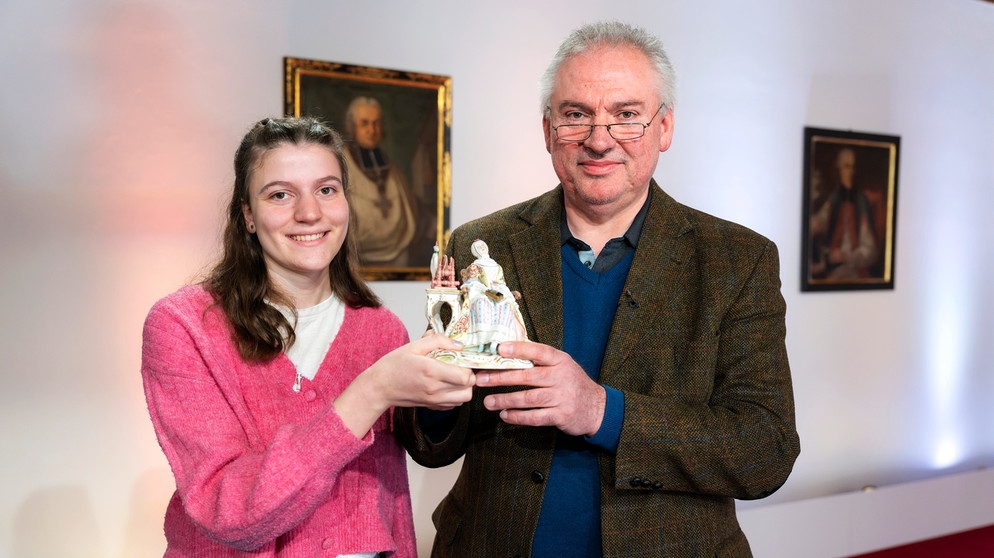 Ist die berühmte Wiener Marke auf der Porzellanfigur echt? Die Besitzer haben Zweifel und sind gespannt auf die Bewertung der Experten bei "Kunst + Krempel" in Eichstätt.  | Bildquelle: BR/Ralf Wilschewski