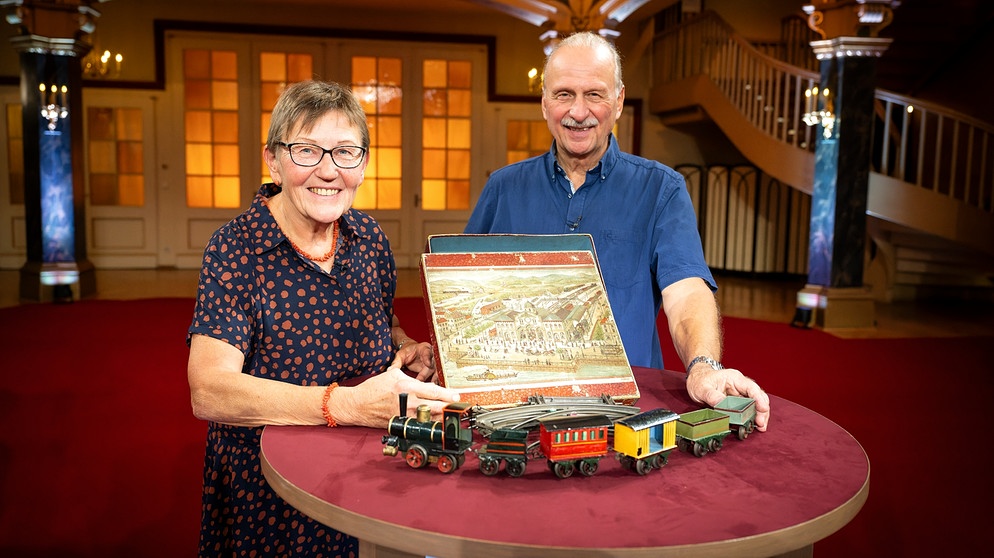 Eine Märklin-Modellbahn vor 1900 - der Besitzer hat viel dafür investiert. Das Expertenteam in Ludwigsburg weiß, ob es sich gelohnt hat.  | Bildquelle: BR/Wilschewski