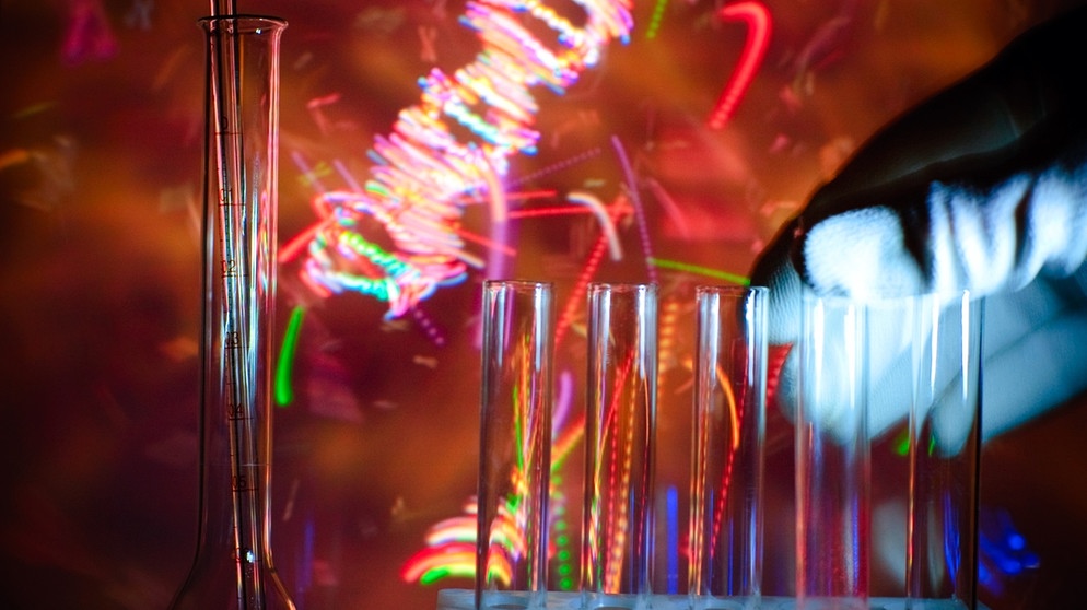 Symbolbild für zelluläre Biomarker in Labor kombiniert mit Forschungen zu Vergiftungen | Bildquelle: colourbox.com