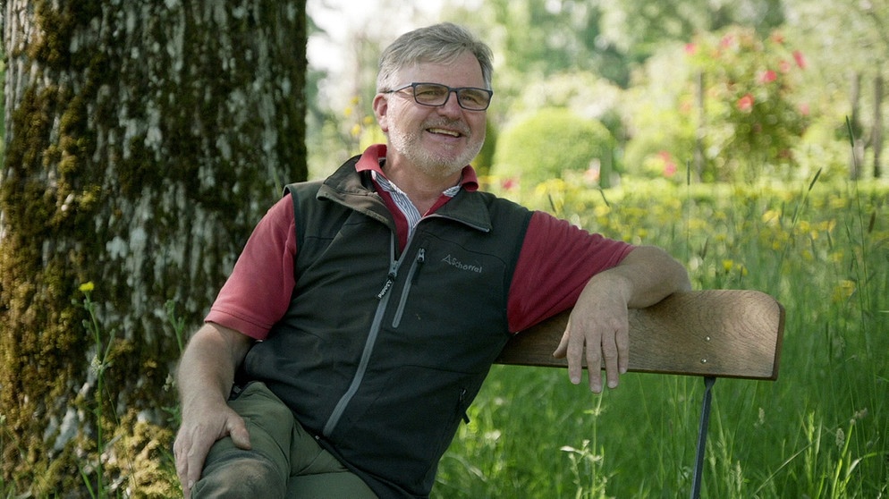 Der Gärtner Wolfgang Seethaler. | Bildquelle: BR/Jürgen Katzur
