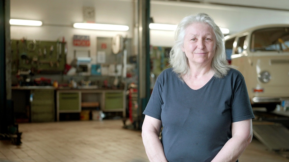 Marion in der Werkstatt. | Bildquelle: BR/Südkino Filmproduktion
