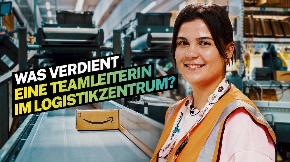Medine steht vor einer Paketrutsche von Amazon. | Bildquelle: Hintergrundbild: Amazon, Montage BR 