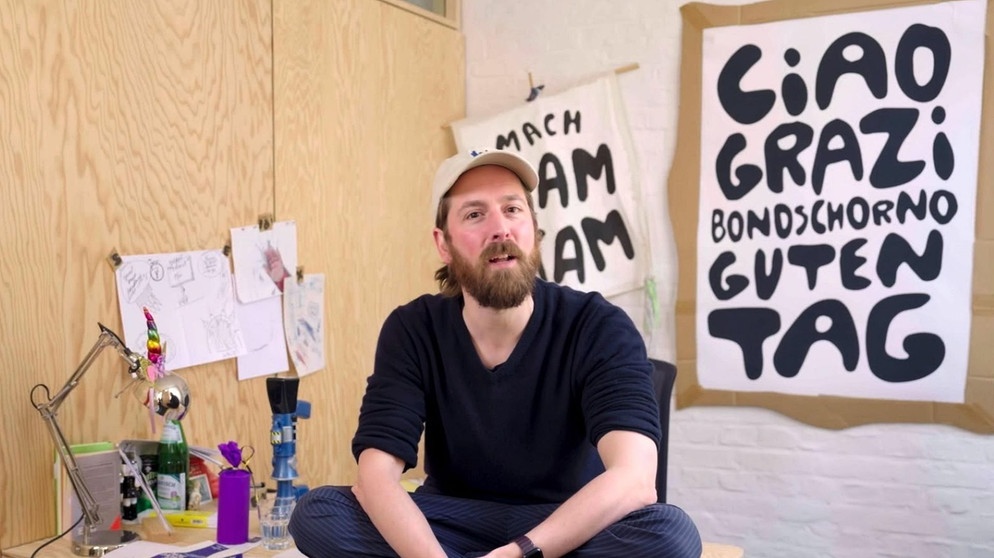 Die Dokumentation begleitet vier Männer, die sagen, dass sie Feministen sind. Sie zeigen, wie sie sich eine feministische Beziehung vorstellen, wie sie ein Unternehmen feministisch gestalten und sich im Kultur- und Politikbereich für mehr Gleichberechtigung engagieren. | Bildquelle: Gebrueder Beetz Filmproduktion Lüneburg GmbH