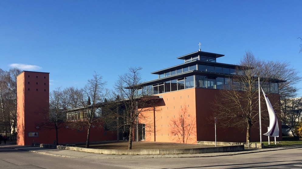 Evangelische Magdalenenkirche in Eching Außenansicht | Bildquelle: Media&Press Eching/ Ulrike Willms